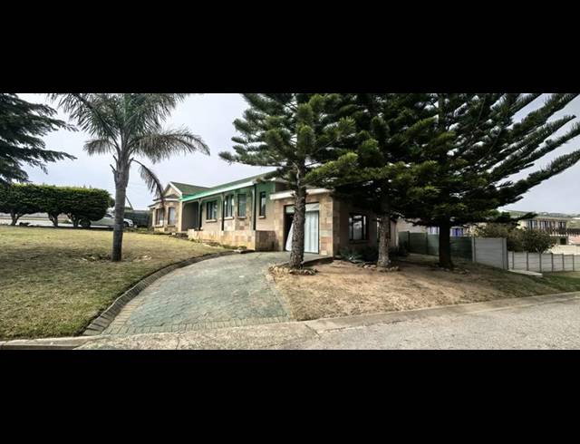 3 BEDROOM HOUSE FOR SALE IN DANA BAY